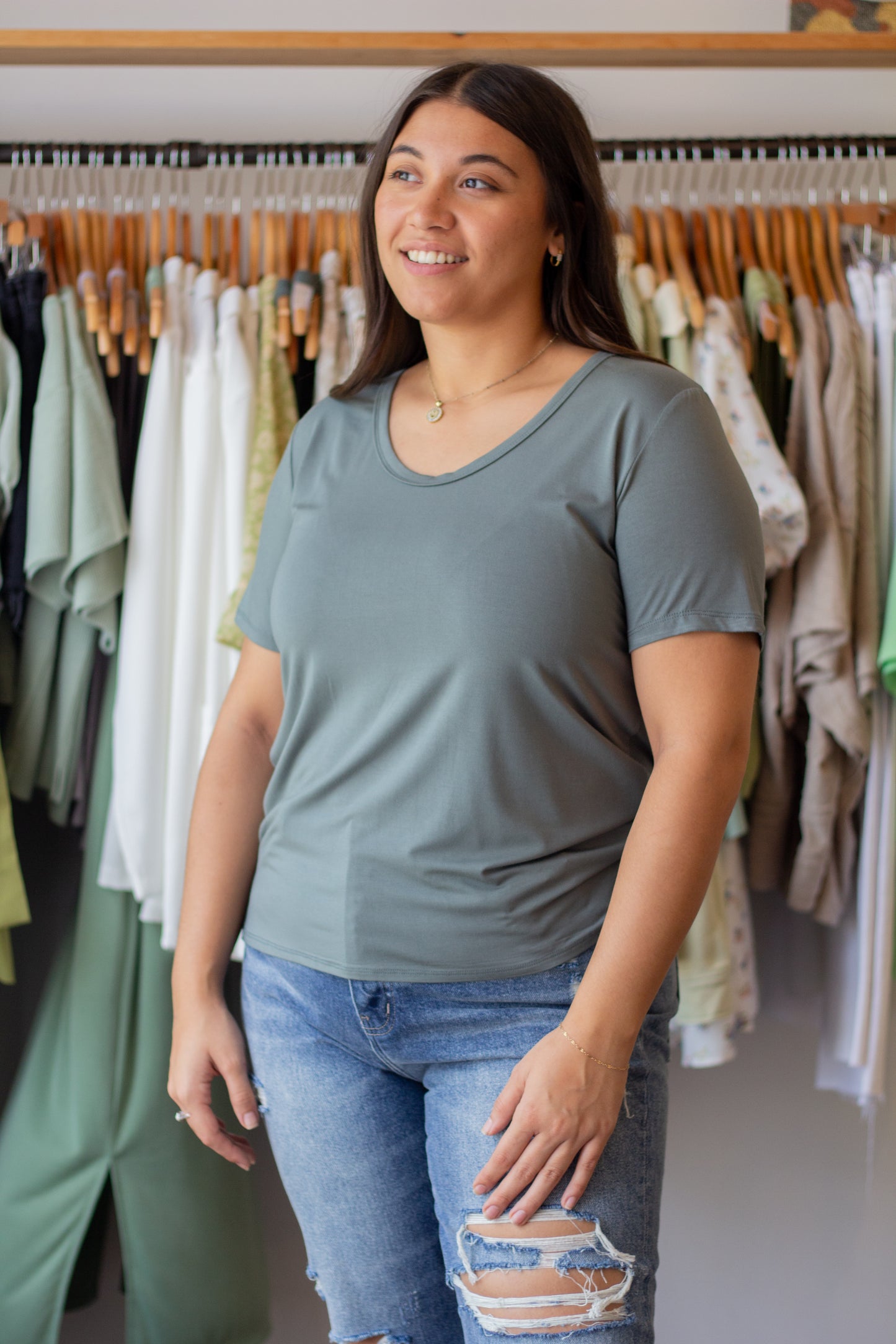 Scoop Neck Basic Tee