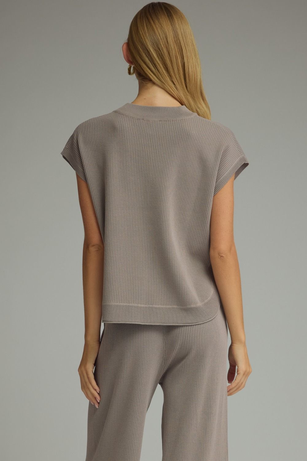 Short Sleeve Curved Top