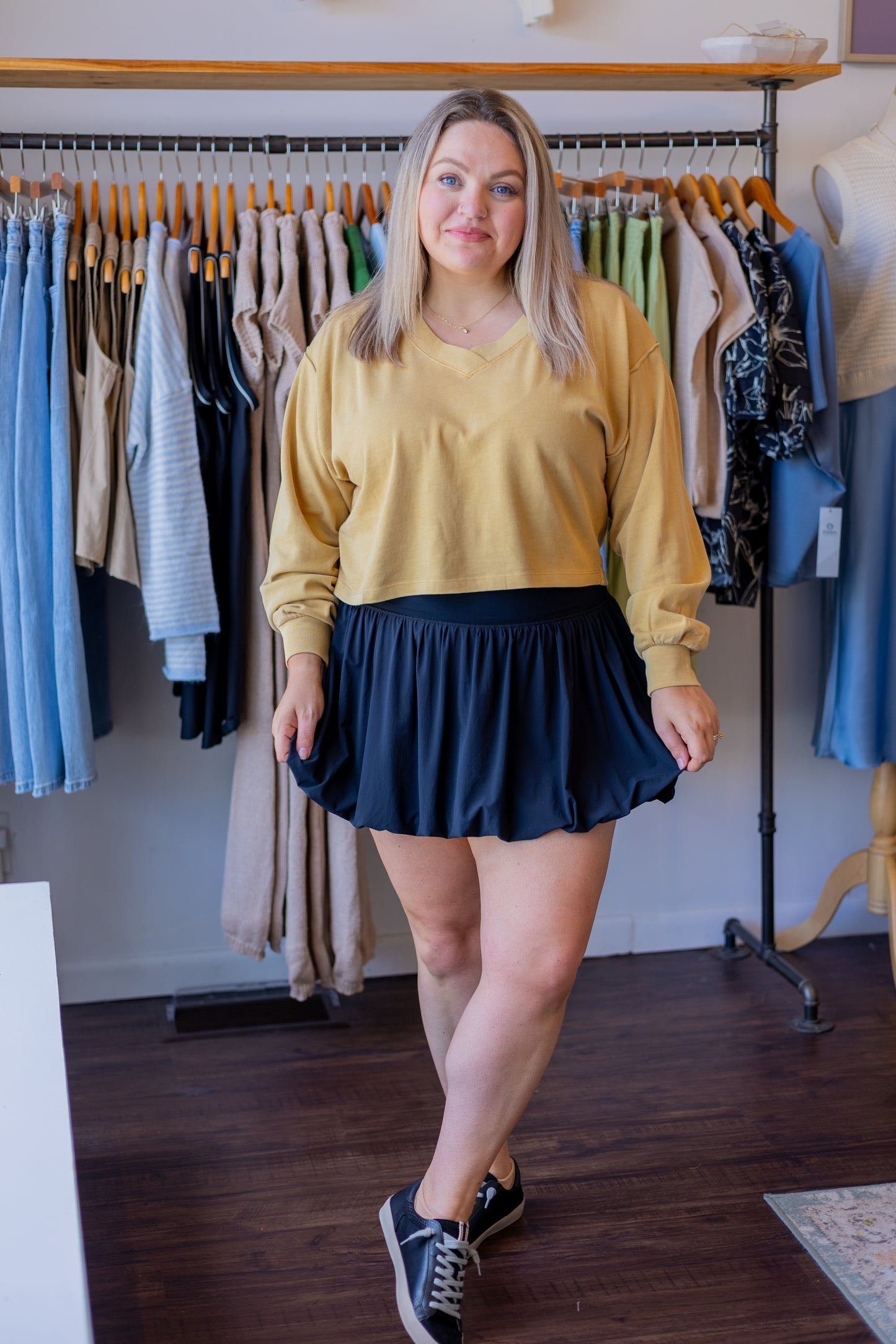V-Neck Cropped Pullover